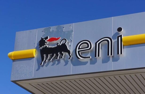 Eni inizia programma di acquisto azioni proprie per implementare piano azionariato. Titoli disponibili per investitori.