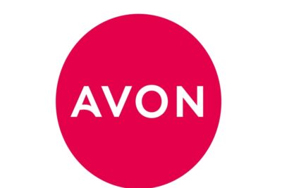 Avon Products si unisce ad altre aziende, dichiarando bancarotta per gestire le cause legali sui prodotti al talco contenenti amianto.