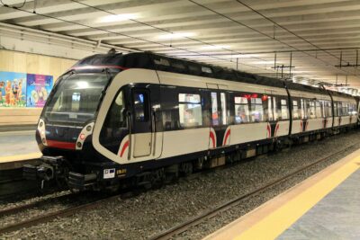 Berlino-Parigi in 8 ore: arriva il treno Ice. Alta velocità, sostenibilità e tariffe competitive per i viaggiatori.