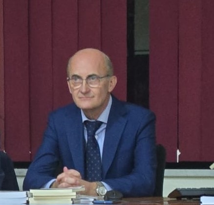 COMMERCIO, LA CRISI DEI NEGOZI CITTADINI E DEI CENTRI COMMERCIALI