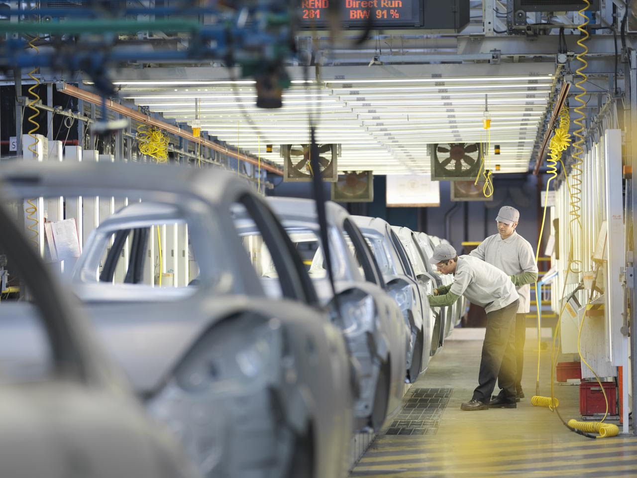 Automotive: in Italia mercato in frenata, l’elettrico ancora marginale (5%)